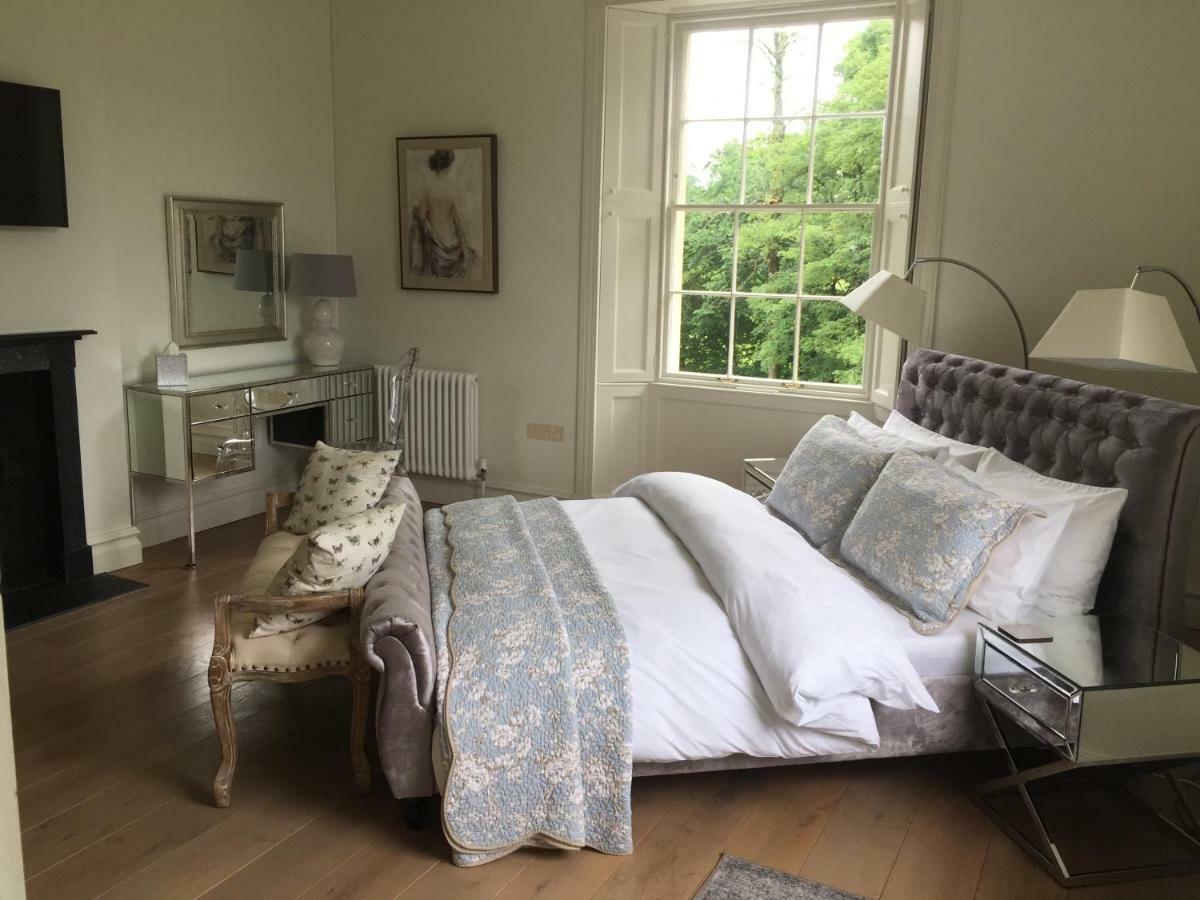 Llwynhelig Manor Bed & Breakfast Llandeilo Exterior photo